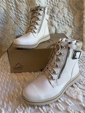 Cliffs by WHITE MOUNTAIN Cream Lace-Up Side-Zip Ankle Boots #732